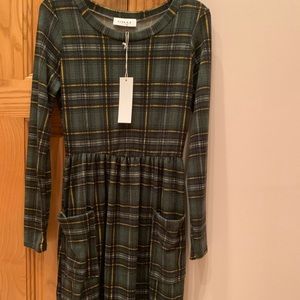 Super cute Plaid green dress